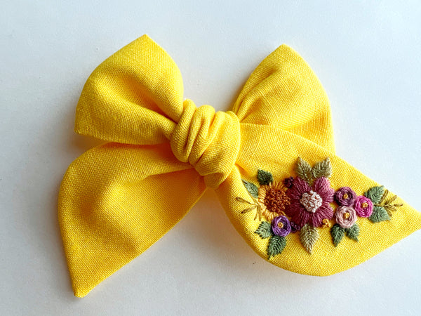 Hand Embroidered Bow - Chunky - Spring Floral
