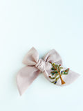 Hand Embroidered Bow - Chunky - Light Pink - Christmas Tree